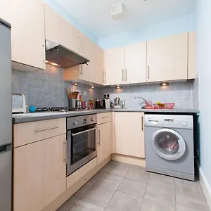 Apartment Bright And Modern Causewayside, Edinburgh