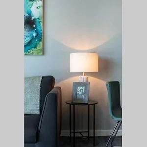 https://titanic-city-views-ultra-luxury-city-parking.belfasthotelsireland.com